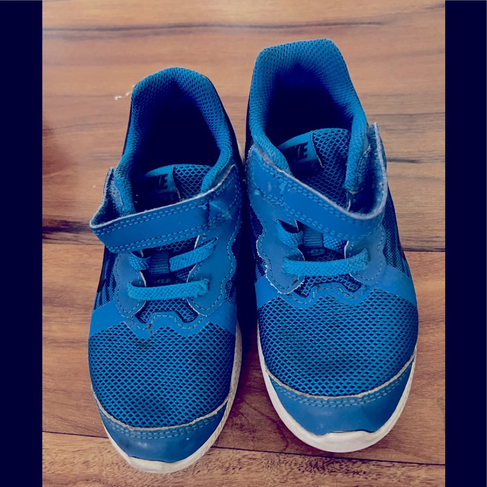 Blue toddler Nike shoes